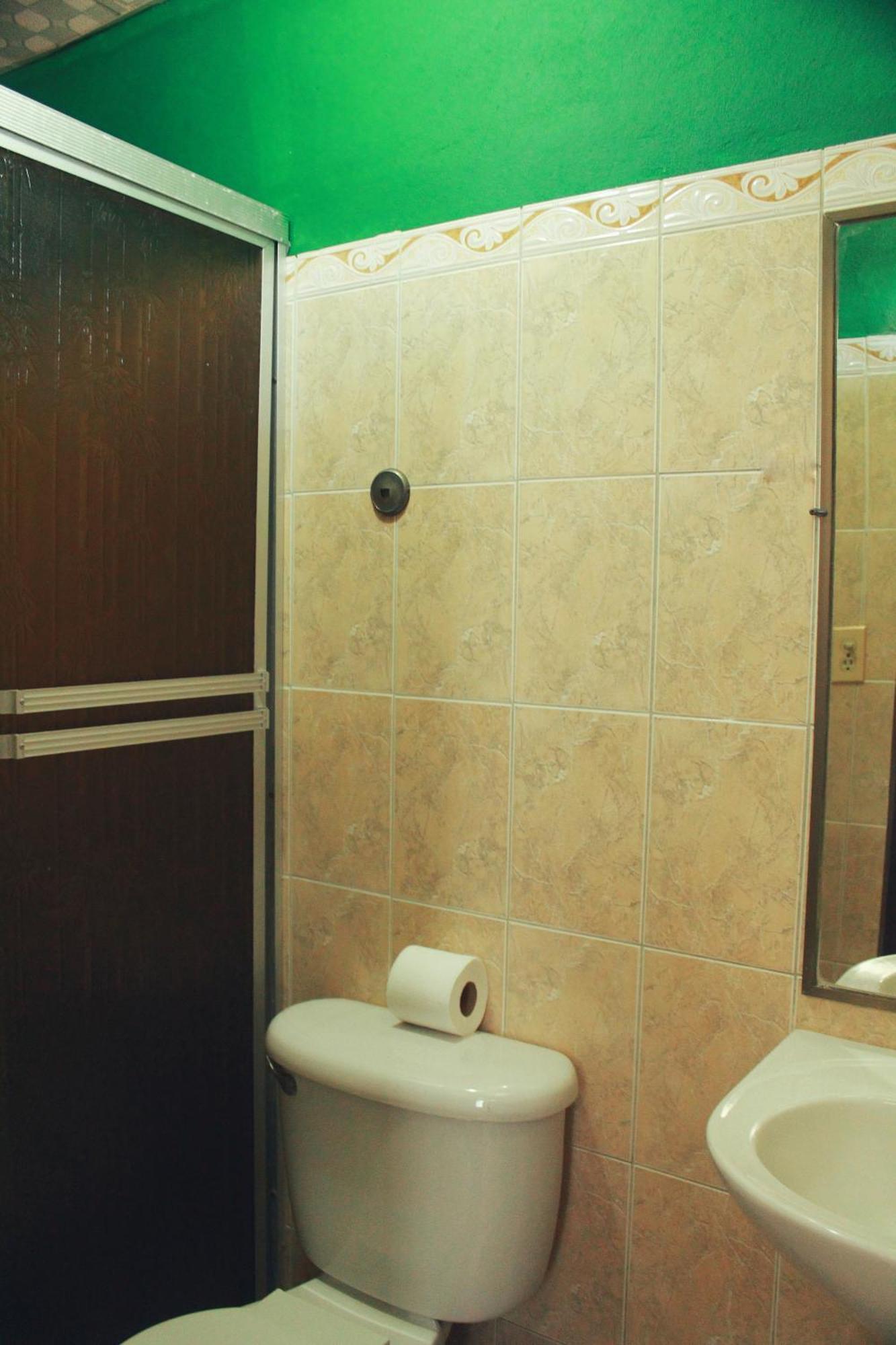 בוקס דל טורו Twin Fin Hostels מראה חיצוני תמונה
