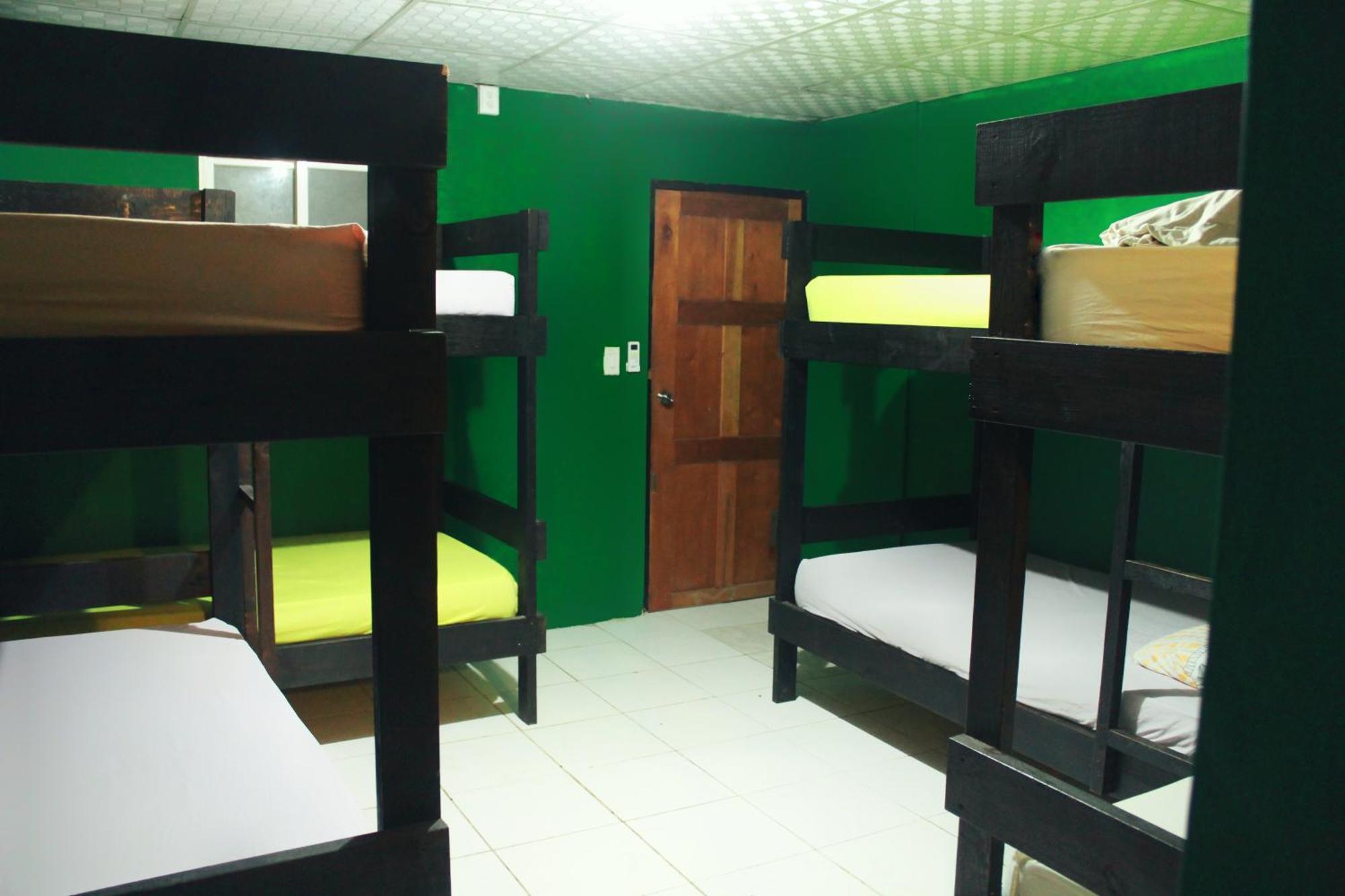 בוקס דל טורו Twin Fin Hostels מראה חיצוני תמונה